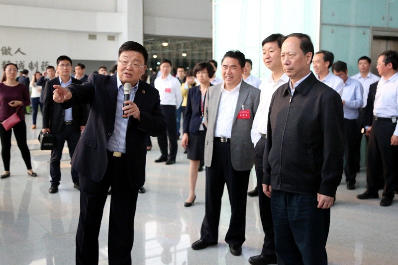聚焦智能造作 助推产业升级——全省沿海工作会议与会辅导光临人生就是博调研